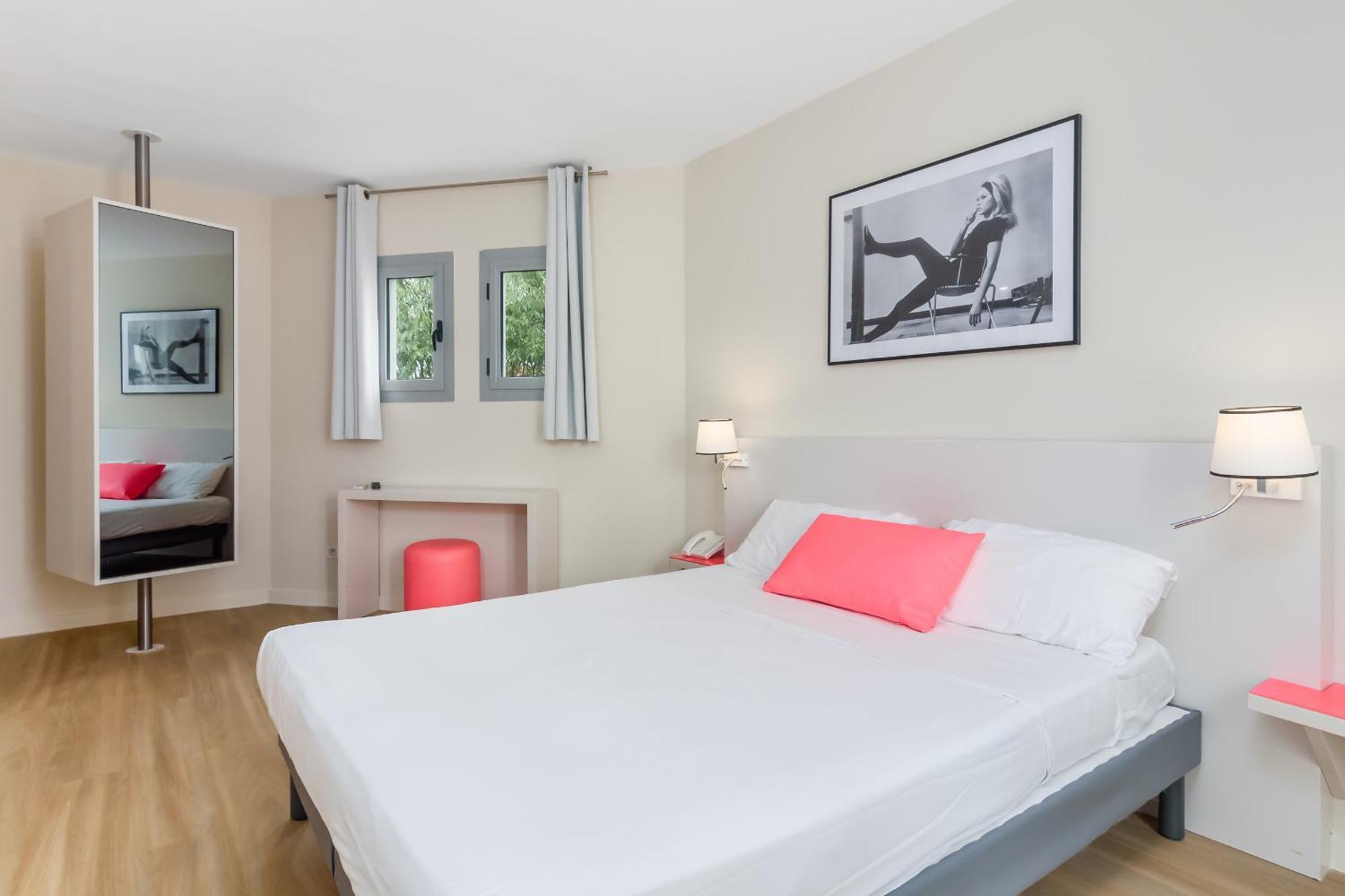 Urban Riviera Juan Les Pins - Queen Room Buitenkant foto